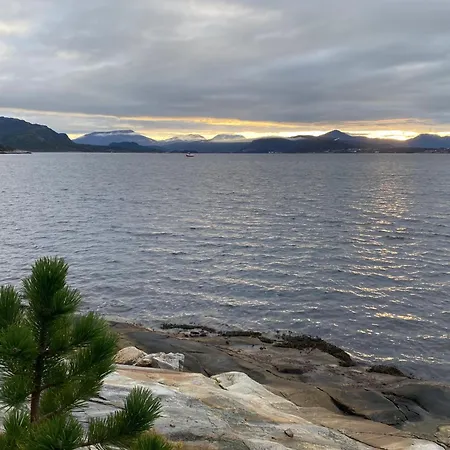Séjour chez l'habitant Wake Up To A Beautiful View And Smell Of The Sea Kristiansund